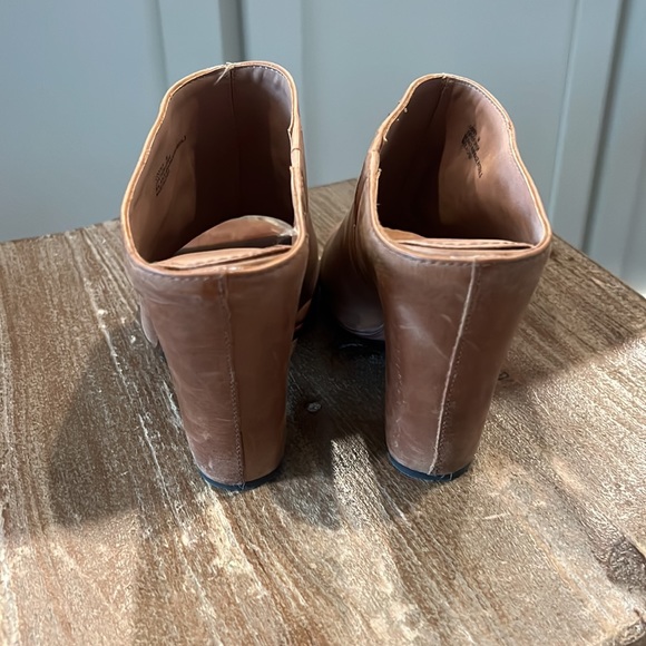 Size 9 mules - Picture 3 of 3